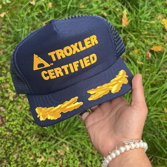 ᴠɪɴᴛᴀɢᴇ ᴛʀᴜᴄᴋᴇʀ ʜᴀᴛ - Picture 1 of 2